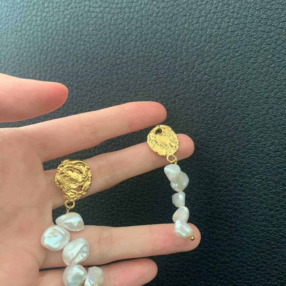 BRAND NEW 18K Gold Pearl Earrings